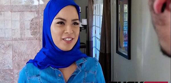  Maya Bijou In Mini Muslim Makes A Deal